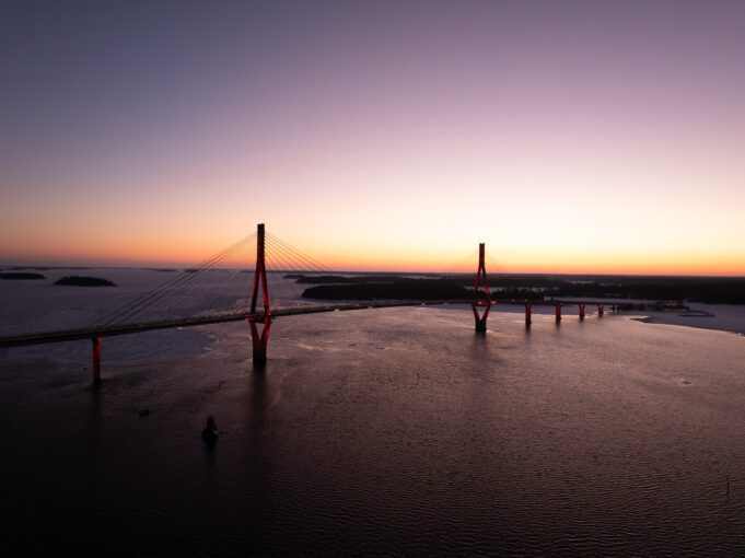 Replotbron / Raippaluodon silta. Bild/Kuva: Alasin Media